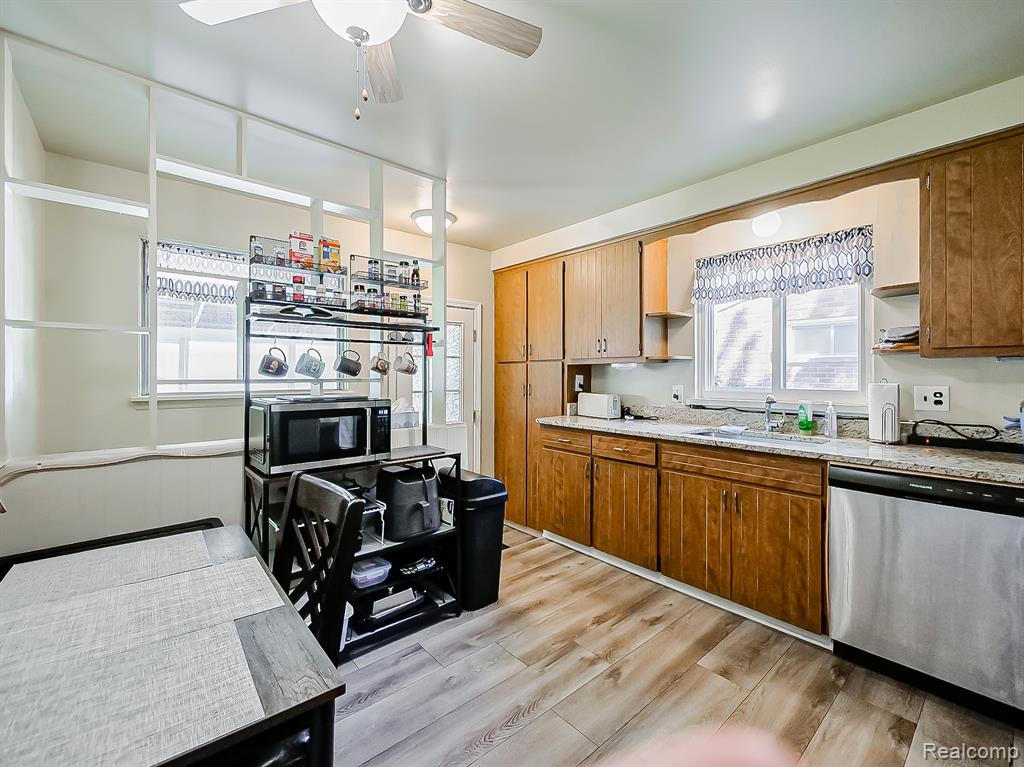 29221 Mark Avenue, Madison Heights, MI 48071 — Photo 20