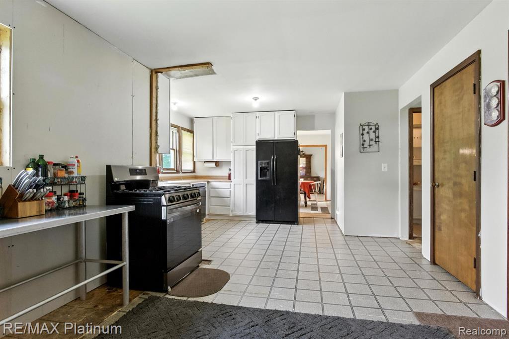 11077 Owosso Road, Fowlerville, MI 48836 — Photo 11