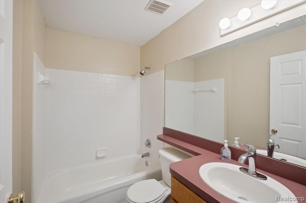 5449 Greenway Drive, Trenton, MI 48183 — Photo 22