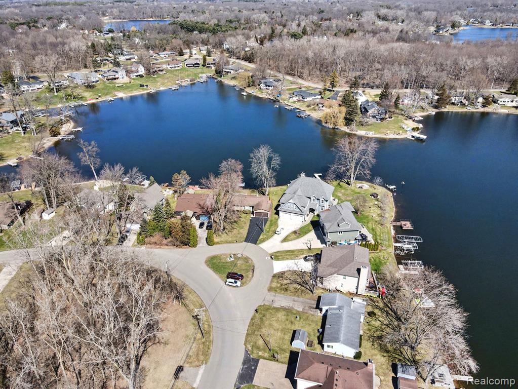 11591 PLEASANT VIEW Drive, Pinckney, MI 48169 — Photo 28