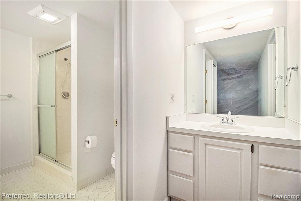 2125 NATURE COVE Court, 101, Ann Arbor, MI 48104 — Photo 23