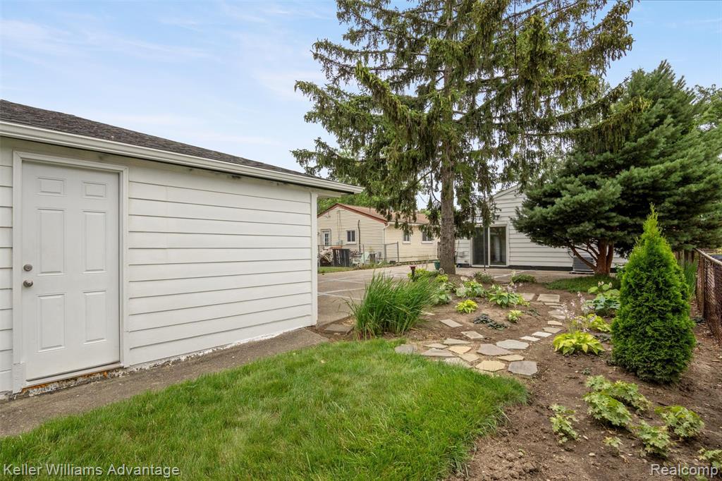 7536 Arcola Street, Westland, MI — Photo 35