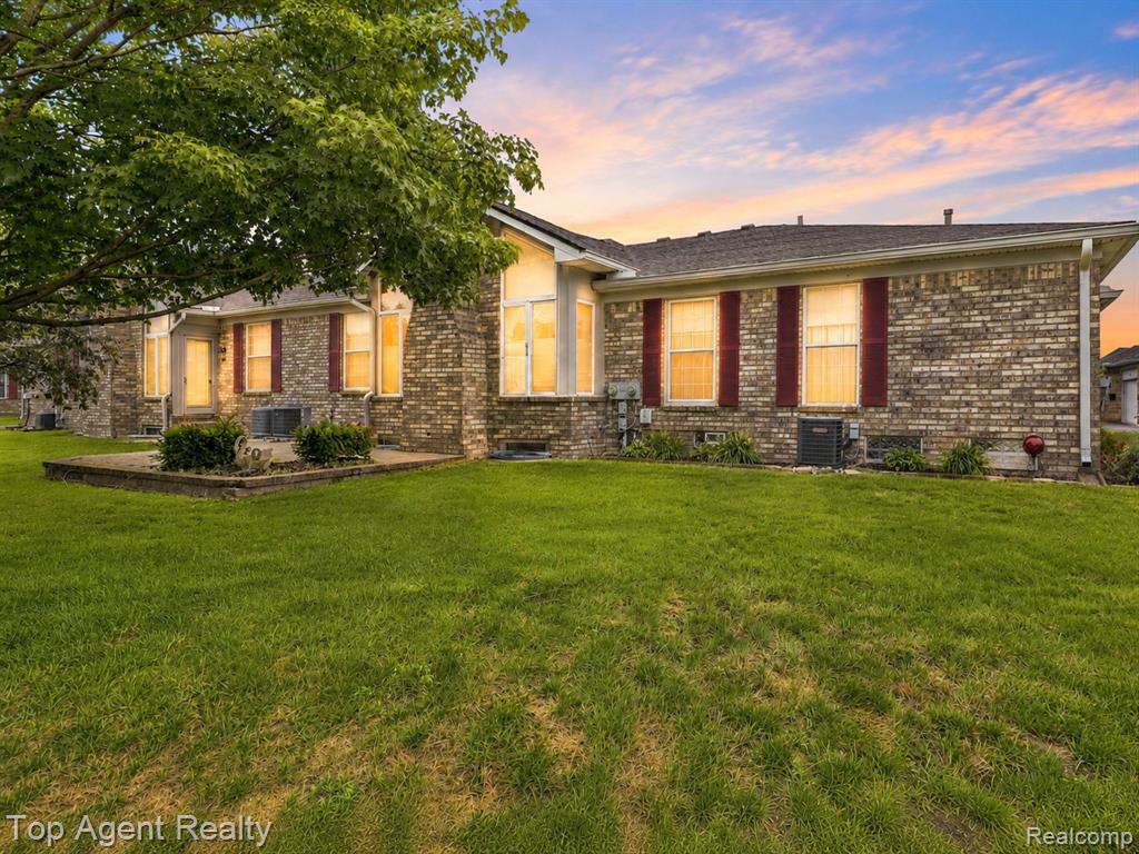 48659 Sundance Court, Utica, MI 48315 — Photo 40