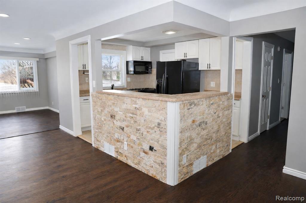 8373 McKinley, Center Line, MI 48015 — Photo 9