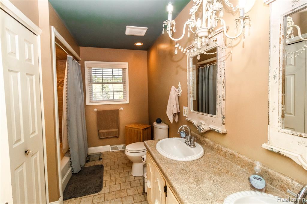 4705 LONSBERRY Road, Columbiaville, MI 48421 — Photo 17