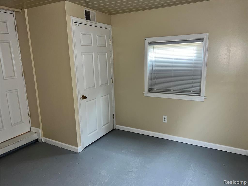 8750 E Outer Drive, Detroit, MI 48213 — Photo 11