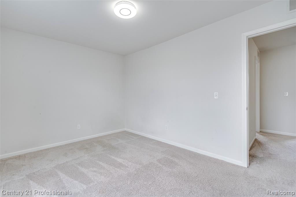 1666 Golfview Drive, Ypsilanti, MI 48198 — Photo 28