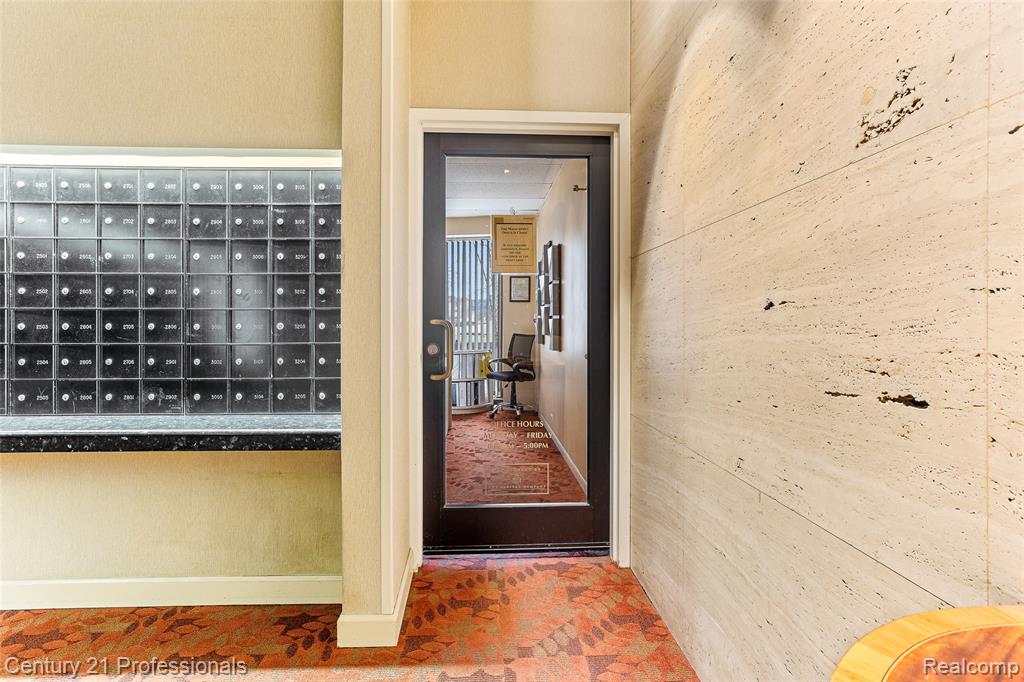 5000 Town Center, 1704, Southfield, MI 48075 — Photo 38