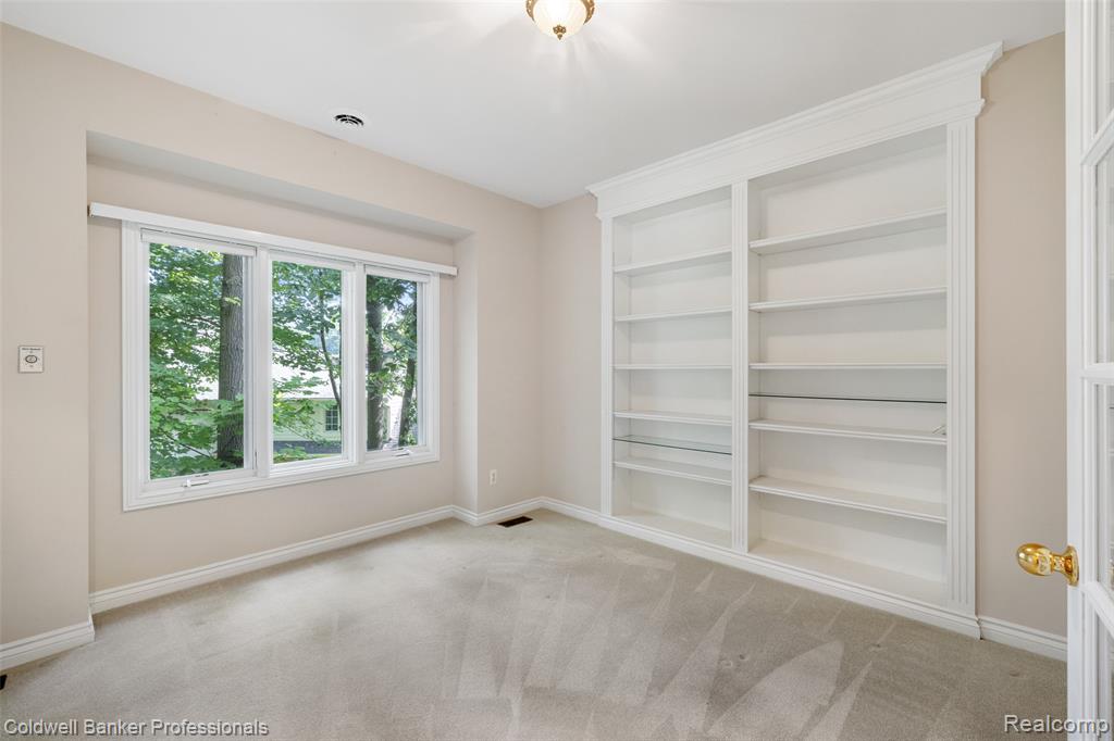 8661 DEERWOOD Road, Clarkston, MI 48348 — Photo 44