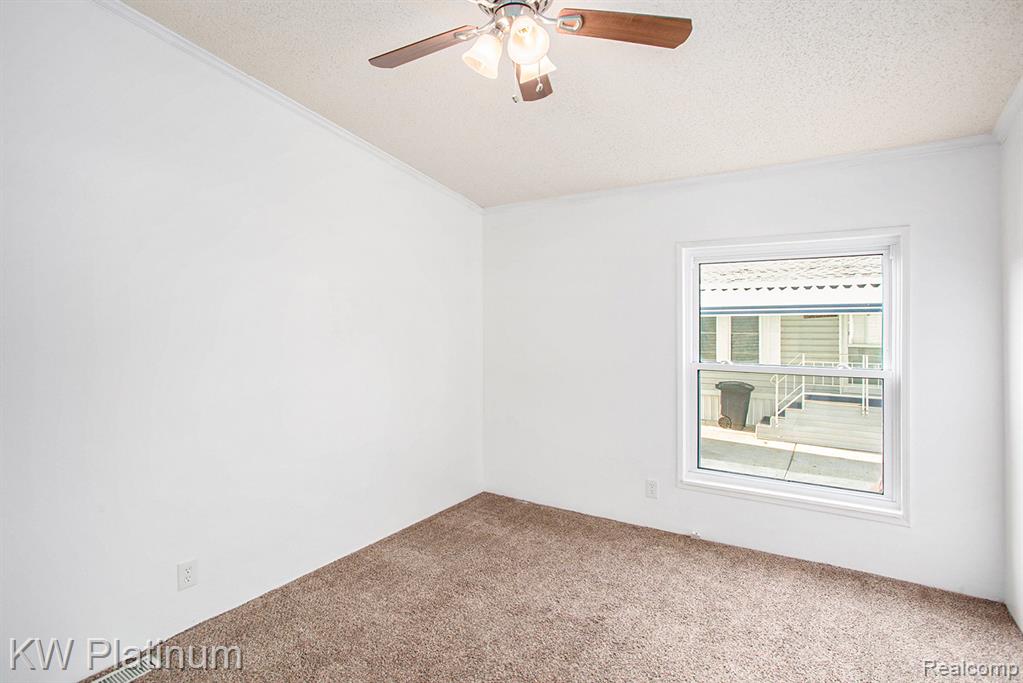 49107 CRANBERRY, Shelby, MI 48315 — Photo 12
