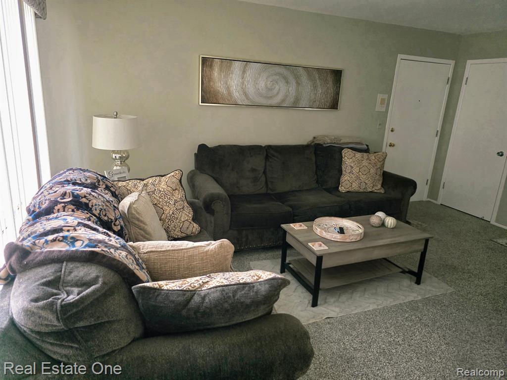 29364 HOOVER Road, Warren, MI 48093 — Photo 9