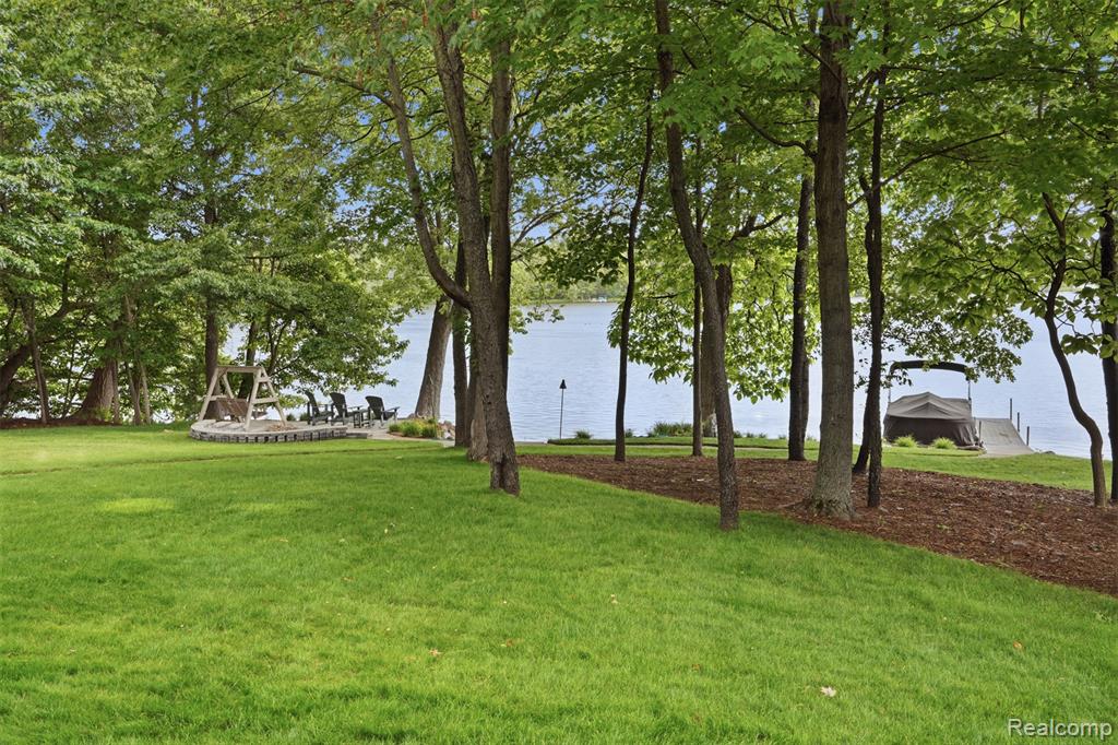 5483 Lake Ridge Drive, Brighton, MI 48116 — Photo 59