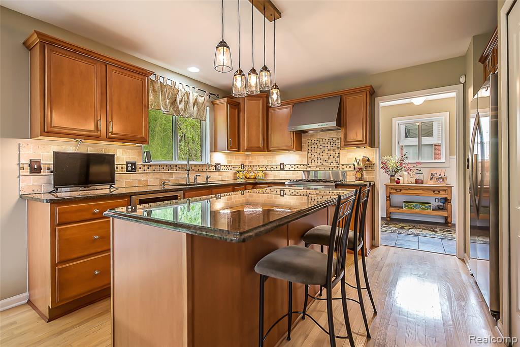 29811 Bradford Drive, New Hudson, MI 48165 — Photo 9