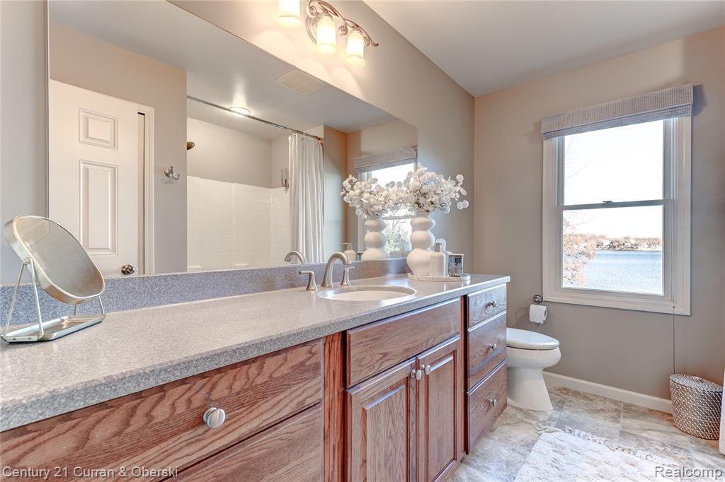 8308 Peninsular Drive, Fenton, MI 48430 — Photo 41