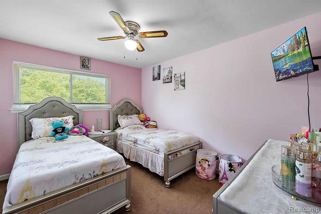 41951 UTICA Road, Sterling Heights, MI 48313 — Photo 29