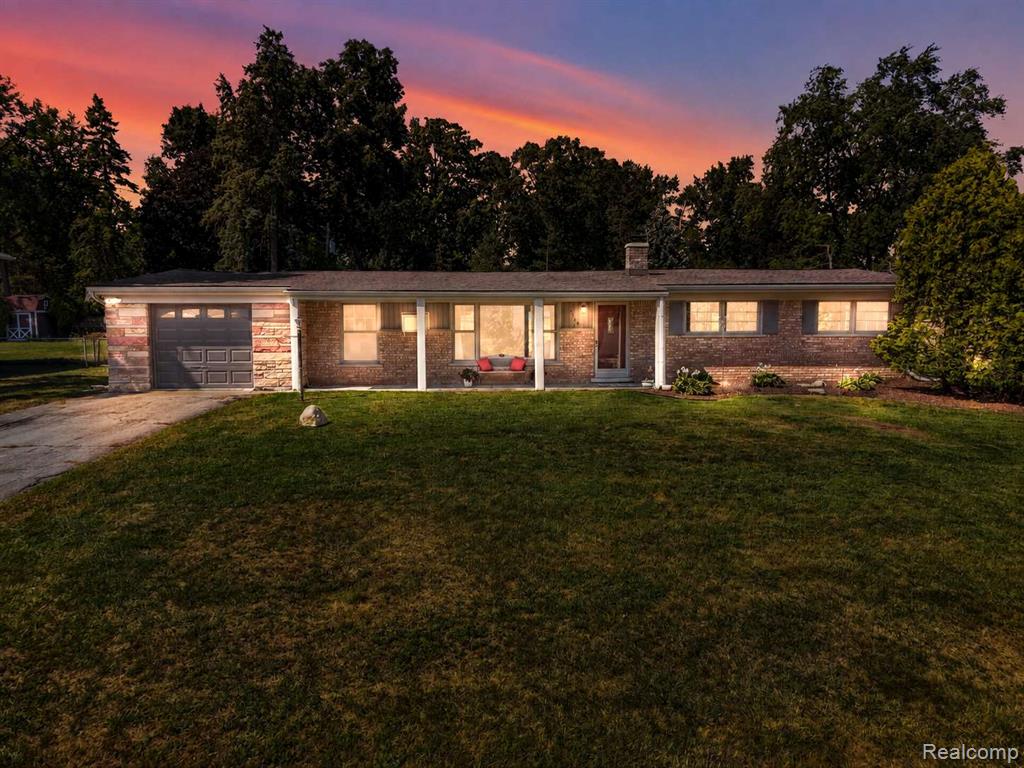 8144 Kenwick Drive, White Lake, MI