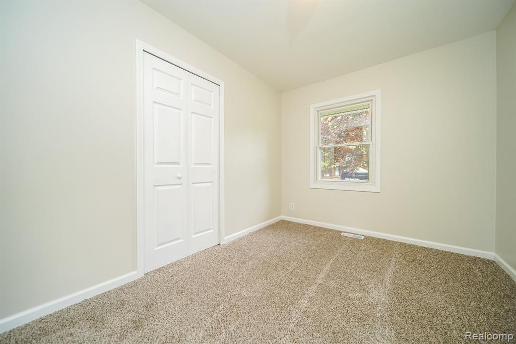 598 COVINGTON Street, South Lyon, MI 48178 — Photo 46