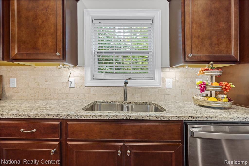 9760 Dornoch Trail, Brighton, MI 48114 — Photo 26
