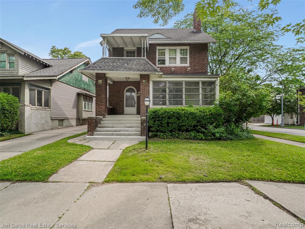 1102 Beaconsfield Avenue, Grosse Pointe, MI 48230