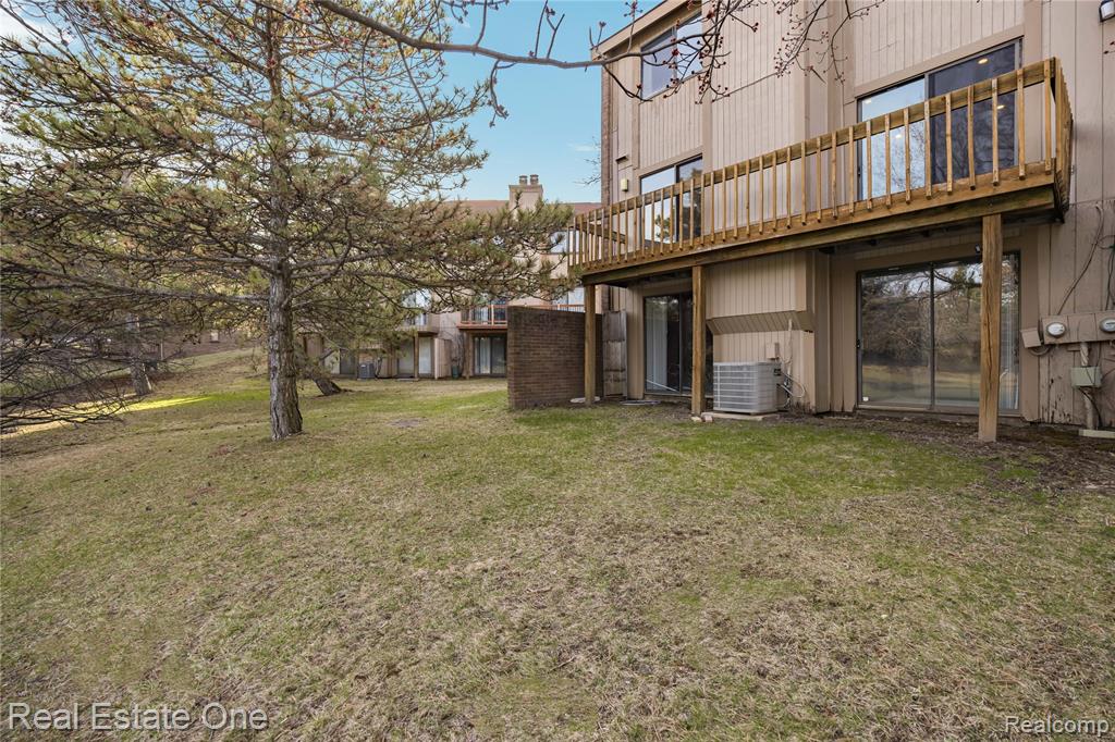 5273 Wright Way E, West Bloomfield, MI — Photo 59