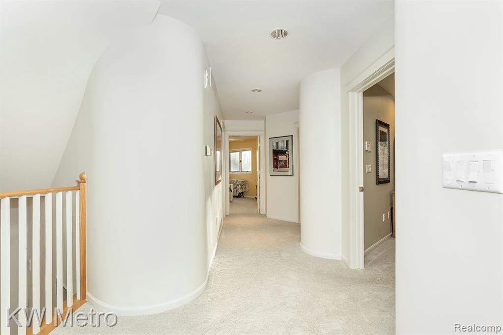 685 TRINWAY Drive, Troy, MI 48085 — Photo 25