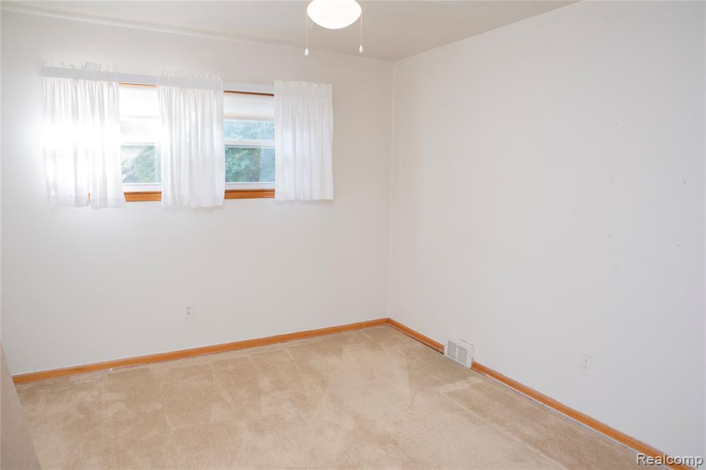 9807 Seavitt Drive, Allen Park, MI 48101 — Photo 19