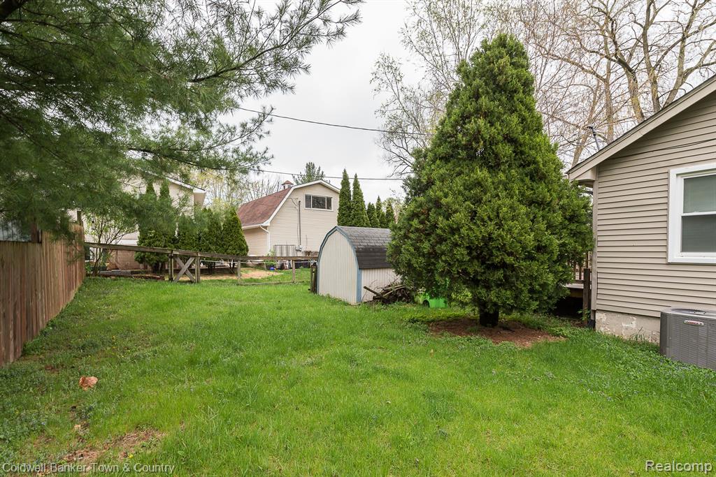 333 FAIRMOUNT Street, Whitmore Lake, MI 48189 — Photo 30