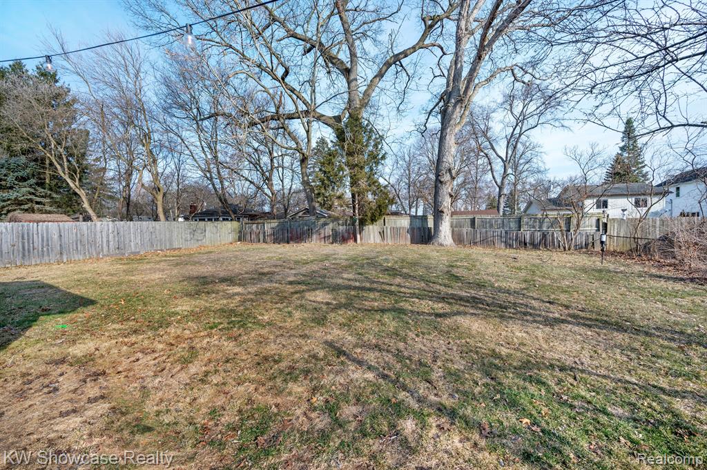 8634 GOLFSIDE Drive, Commerce Twp, MI 48382 — Photo 5