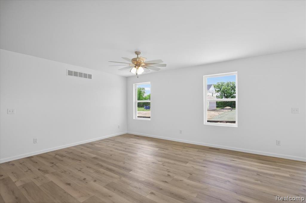3150 Daisy Way, Burton, MI 48519 — Photo 12
