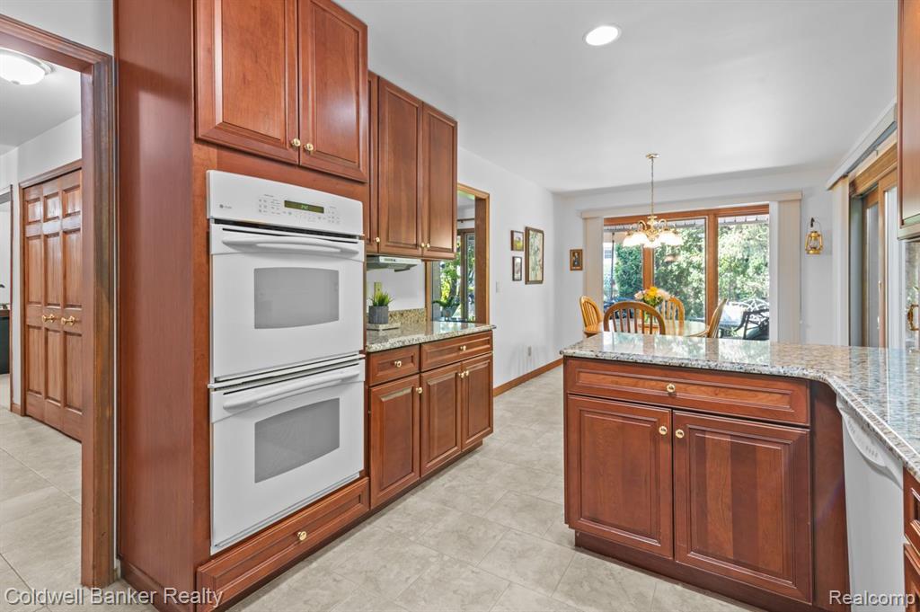 42012 PON MEADOW Drive, Northville, MI 48168 — Photo 7