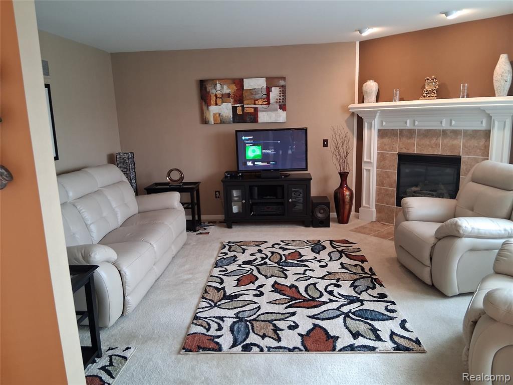 415 Lake Laura Drive, Pontiac, MI 48341 — Photo 20