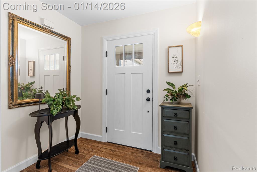 8098 Dover Drive, Grand Blanc, MI 48439 — Photo 9