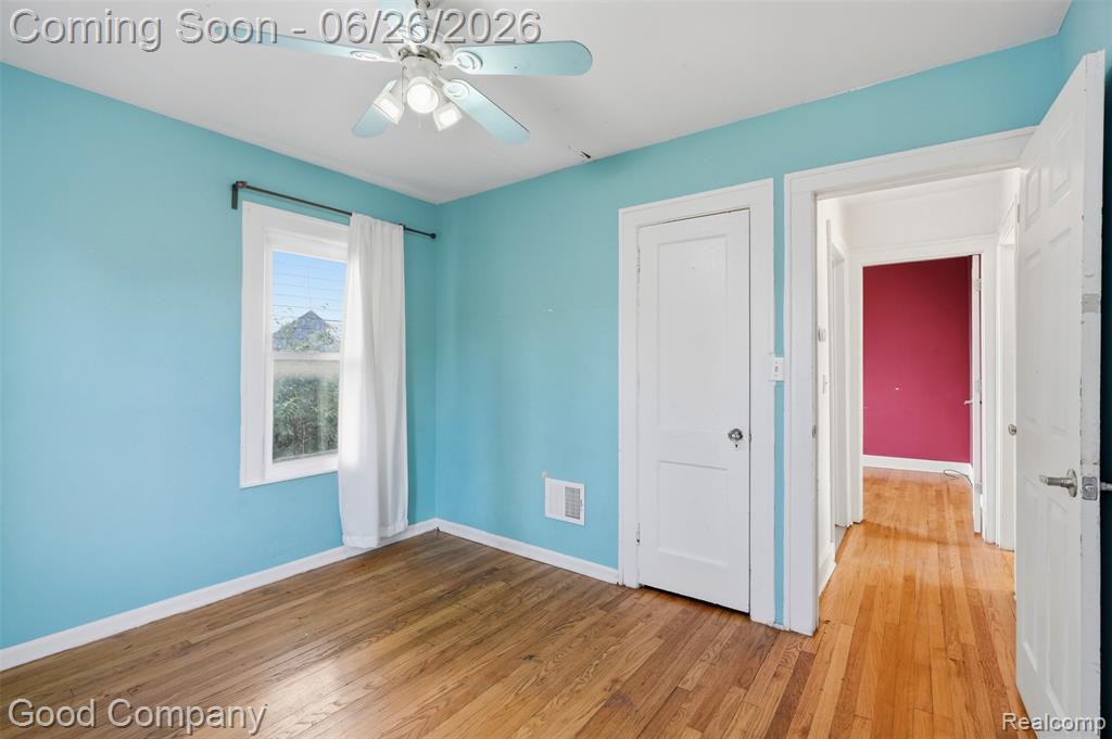 520 E Muir Avenue, Hazel Park, MI 48030 — Photo 16