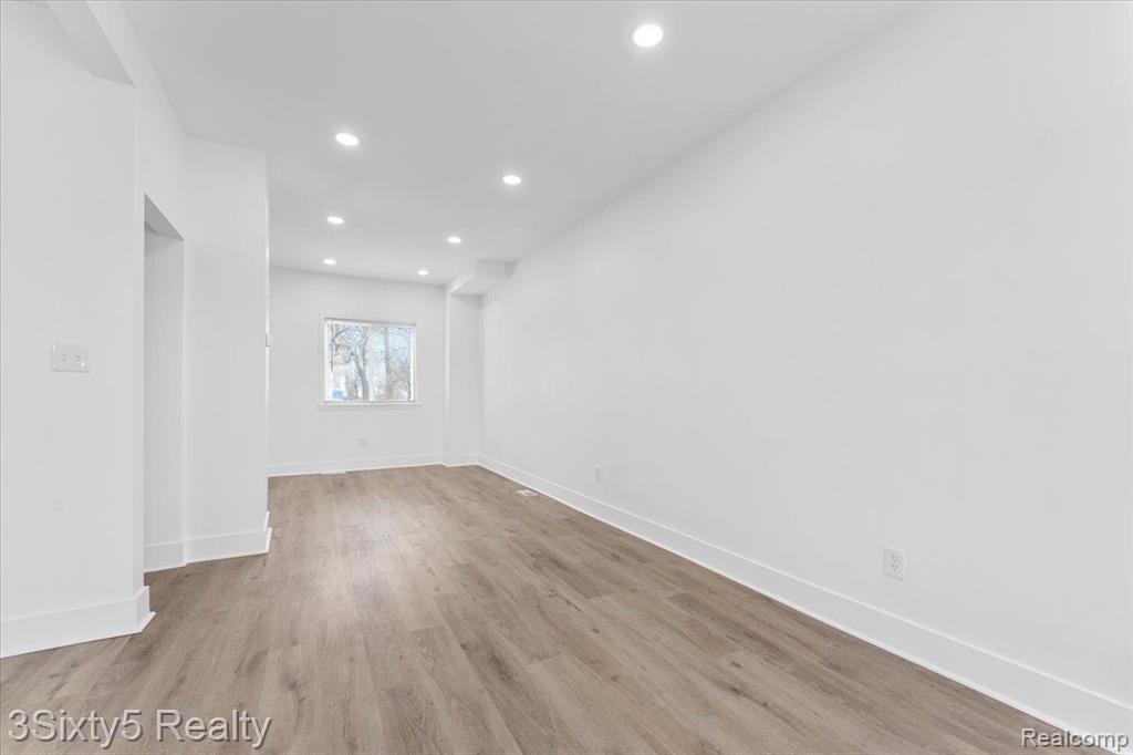 8072 E EDSEL FORD, Detroit, MI 48213 — Photo 3