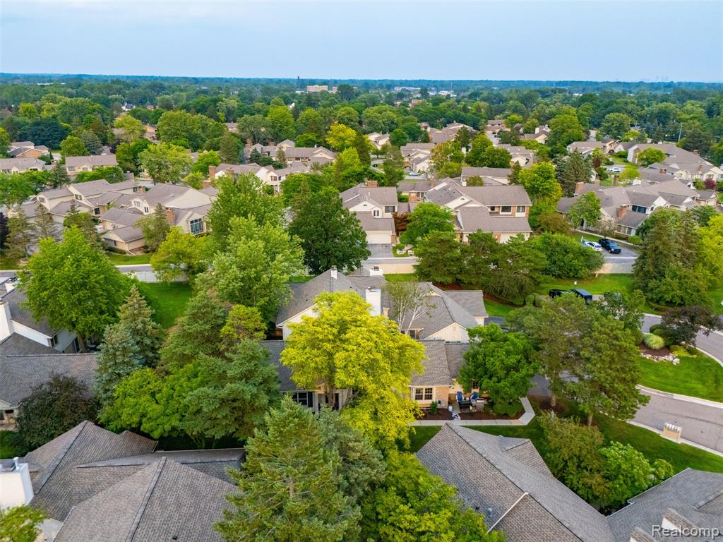 6012 Danbury Court, West Bloomfield, MI — Photo 48