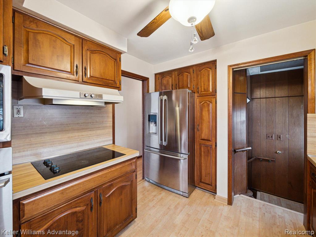 4217 MCKINLEY Street, Dearborn Heights, MI 48125 — Photo 14
