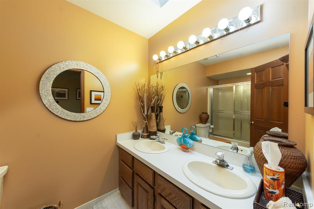 2321 Pine Hollow, Brighton, MI 48114 — Photo 26