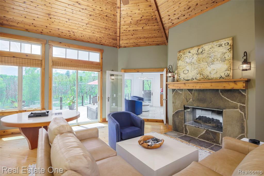 7689 Deerhill Drive, Independence, MI — Photo 12