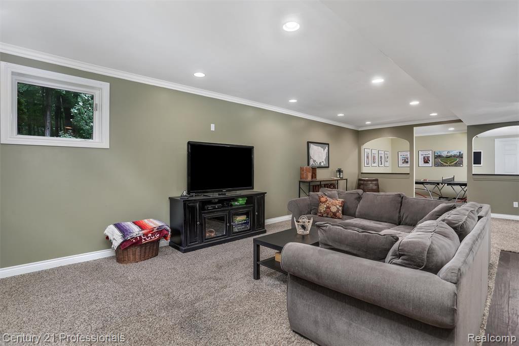 9884 Forest Ridge Drive, Clarkston, MI 48348 — Photo 35
