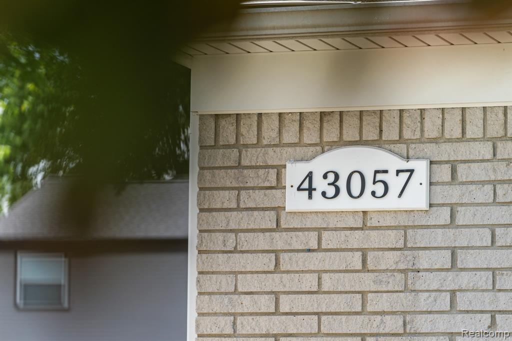 43057 Bond Court, Sterling Heights, MI 48313 — Photo 4