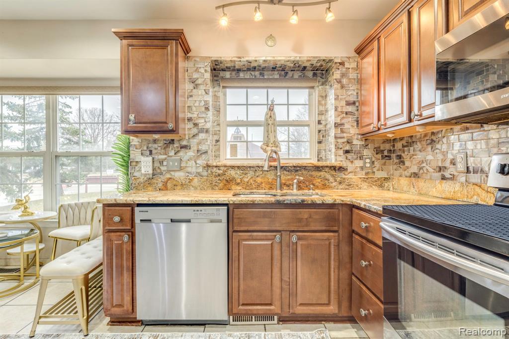 4021 RICHFIELD Drive, Sterling Heights, MI 48314 — Photo 12