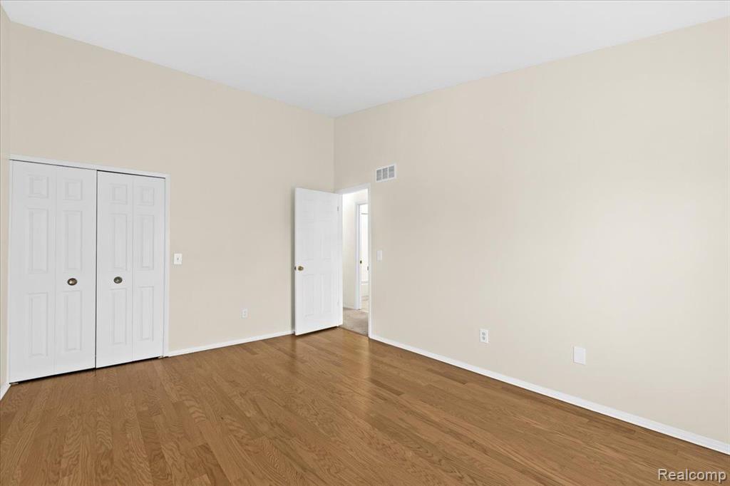 40013 CROSSWINDS, Novi, MI — Photo 15