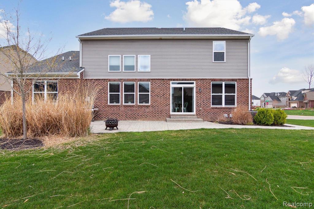 571 HUDSON Circle, South Lyon, MI 48178 — Photo 49
