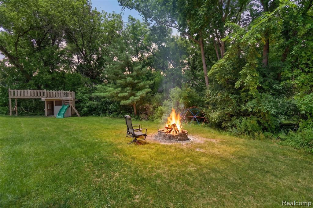 8694 Brazos Court, White Lake, MI — Photo 40