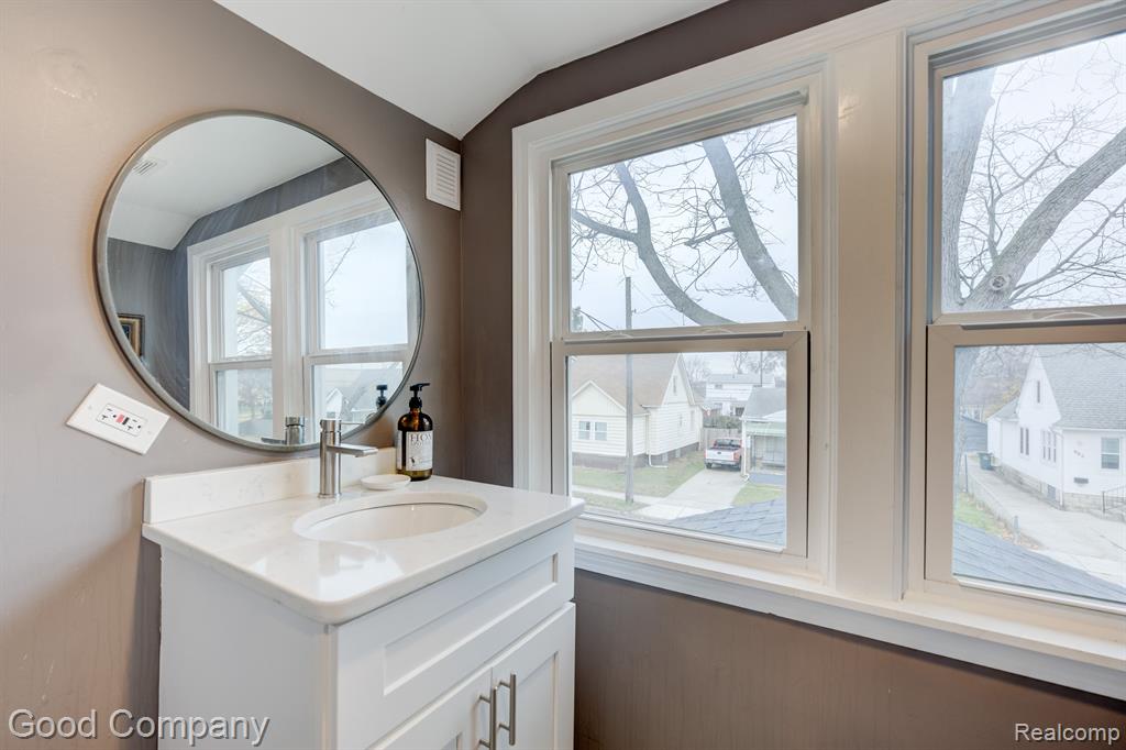 976 E COY Avenue, Hazel Park, MI 48030 — Photo 26