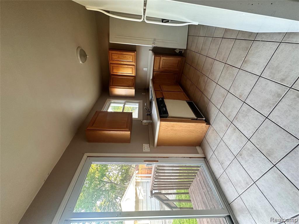 8150 Standard, Center Line, MI 48015 — Photo 4
