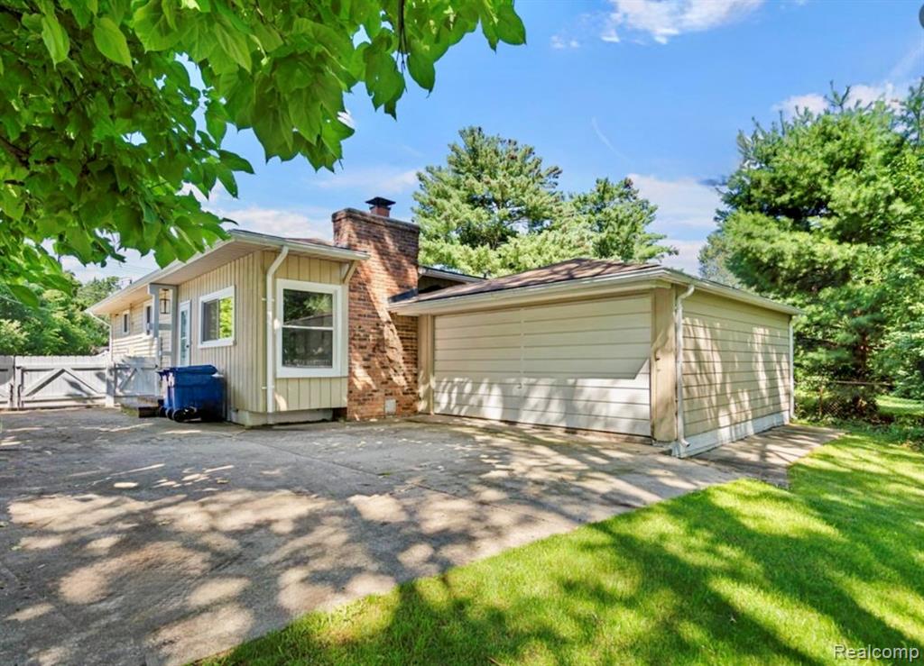 6333 Harriet Drive, Waterford, MI 48327 — Photo 44