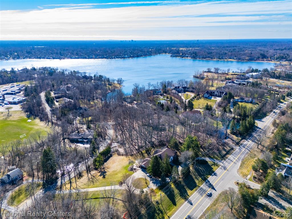 4710 Cove Road, West Bloomfield, MI 48323 — Photo 67