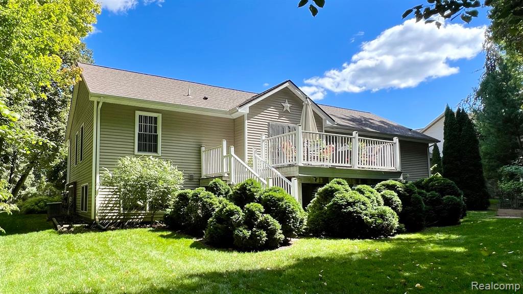 8324 WOODLAND Circle, Goodrich Vlg, MI — Photo 5