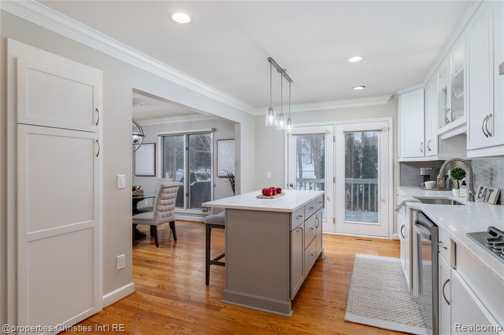 437 Covington Court, 68, Northville, MI 48168 — Photo 14